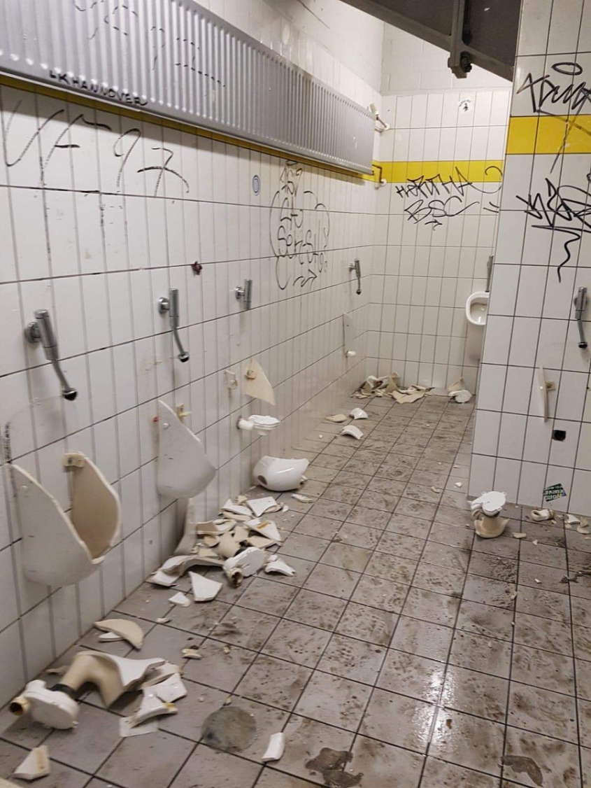 Toalety na stadionie BVB po wizycie Herthy Berlin...